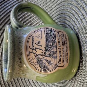 Deneen Pottery mug, LT GREEN, great pre-owned condition, Hermann Hill
